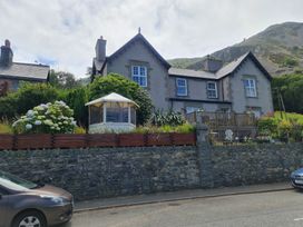 A house with garden and gazebo at Sea View Escape Penmaenmawr