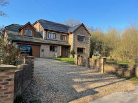 Ty-Gan Dderwen - South Wales - 1191201 - thumbnail photo 2