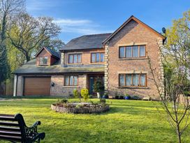 Ty-Gan Dderwen - South Wales - 1191201 - thumbnail photo 1