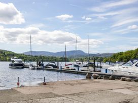 A marina with boats at Terabitha Lodge in Troutbeck