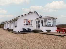 A bungalow with patio and garden furniture at Bungalow Falcarragh, Falcarragh, County Donegal