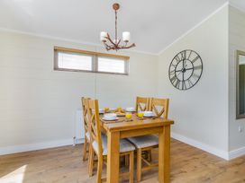 A dining room with table and chairs at The Apethorpe (Pet) Kings Cliffe