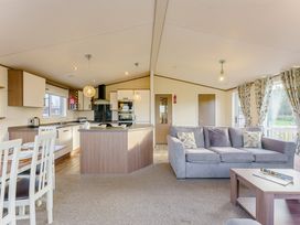 Oak Waterside Spa - North Yorkshire (incl. Whitby) - 1192545 - thumbnail photo 4