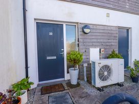 An entrance with a door and plants at 33 Fordh Tobmen in St. Agnes