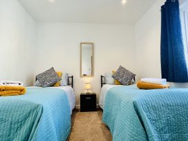 Stylish Felixstowe Apartment with Fabulous Sea Views - Suffolk & Essex - 1193523 - thumbnail photo 20