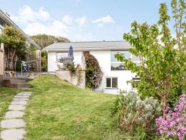 A house with garden and pathway at Orchard View in St. Austell