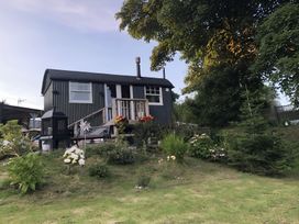 A house with a deck and garden at Tylands in Camelford