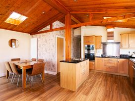 A kitchen with dining area at Hedgehog Lodge York