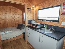 Rhosgranog Shepherds Hut - South Wales - 1194048 - thumbnail photo 3