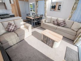 Devon Cliffs Holiday Park - Holiday Accommodation 14142 - Devon - 1196853 - thumbnail photo 6