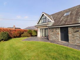 A house with a garden and patio at Lakes View in Keswick