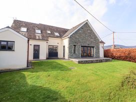 A house with garden and patio at Lakes View in Keswick