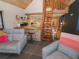 The Barn on The Lagoon - Cotswolds - 1196936 - thumbnail photo 10