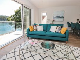 A living room with a sofa and coffee table at Galvayne in Dartmouth