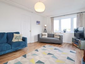 Ms Merryn 37 St. Cadocs - Cornwall - 1197976 - thumbnail photo 3