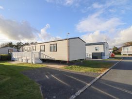 A mobile home in a park at 23 Gull Court Porthmadog