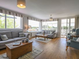 A living room with sofas and a coffee table at Beresford House in Woodbridge