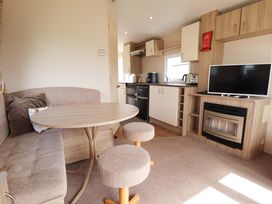 The Seafront Cosy Caravan -  - 1201107 - thumbnail photo 6