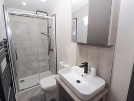 Stone Crab Lodge - South Wales - 1202459 - thumbnail photo 18