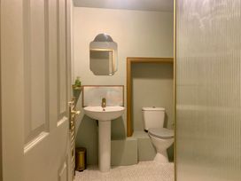 A bathroom with a sink and toilet at Downton I Alnwick