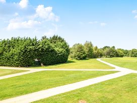 A landscape with trees and pathways at Cotswolds Apartments 4B/S8 in Chipping Norton