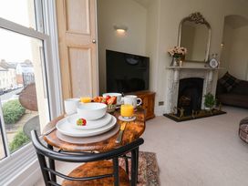 Sea View Apartment - North Yorkshire (incl. Whitby) - 1205558 - thumbnail photo 4