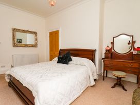 Sea View Apartment - North Yorkshire (incl. Whitby) - 1205558 - thumbnail photo 8