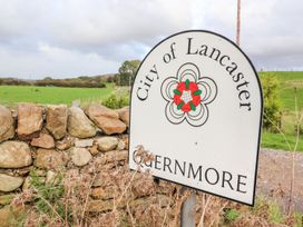 A road sign indicating the city of Lancaster near Gernmore