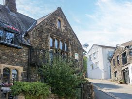 A street view of buildings in Bowness-On-Windermere