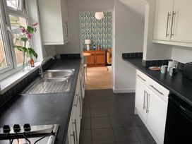 A kitchen with countertop and sink at 2 Bed Sleeps 4 Parking Pets 10 min walk to Beach, Falmouth