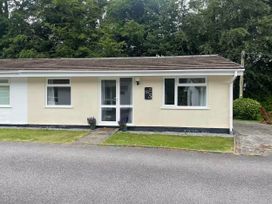 A cottage exterior with a pathway and plants at 2 Bed Cottage Sleeps 4 Pets Parking Wifi Near Liskeard