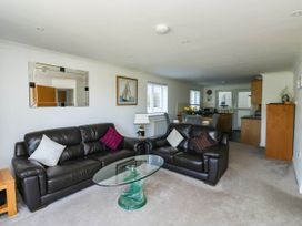 A living room with a sofa and coffee table at 2 Inglewood Apartments in Dartmouth