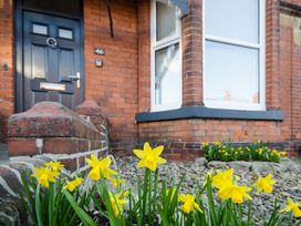 Entryway with flowers at 46 Ashville Avenue Scarborough