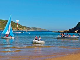 Sailing and motor boating activity in the ocean at Primrose Cottage Salcombe