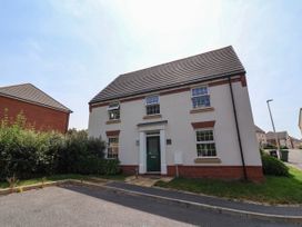 A house with windows and a door at Manning's View in Barnstaple