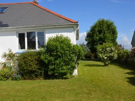 A house with garden features at House Sleeps 8 Close to Beach Free parking in Mullion