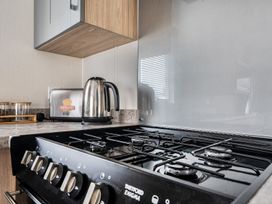 Primrose Valley 3Bed Caravan Sleeps 8 Pets Ok - North Yorkshire (incl. Whitby) - 1208303 - thumbnail photo 17