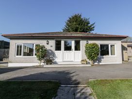 An exterior view of a house at Lower Brambleside in Truro