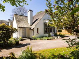 A house with garden and pathway at White Gables in Ambleside
