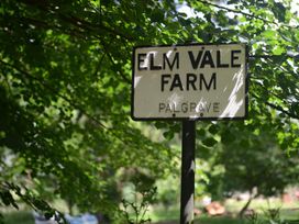 A sign for Elm Vale Farm in Palgrave