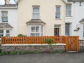 A house exterior with a fence at 1 Bed - Sleeps 4 - Parking - Pets - Town Centre Wadebridge
