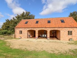 Hilltop Barn - Lincolnshire - 17357 - thumbnail photo 1