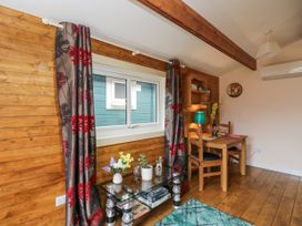 The Log Cabin - Somerset & Wiltshire - 22948 - thumbnail photo 6