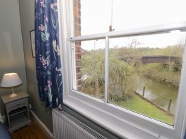 The Lock House - Cotswolds - 2749 - thumbnail photo 21