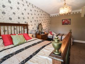 Ymwlch Bach Farmhouse - North Wales - 2838 - thumbnail photo 14