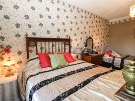 Ymwlch Bach Farmhouse - North Wales - 2838 - thumbnail photo 18