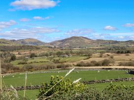 Ymwlch Bach Farmhouse - North Wales - 2838 - thumbnail photo 23
