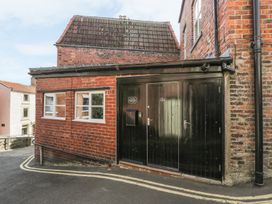 The Old Blacksmith's Workshop - North Yorkshire (incl. Whitby) - 3914 - thumbnail photo 2