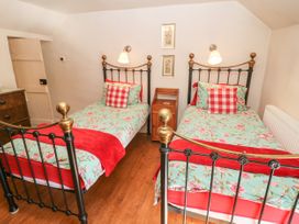 Clematis Cottage - Peak District - 4126 - thumbnail photo 10