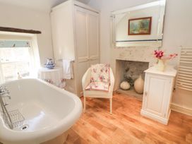 Clematis Cottage - Peak District - 4126 - thumbnail photo 11